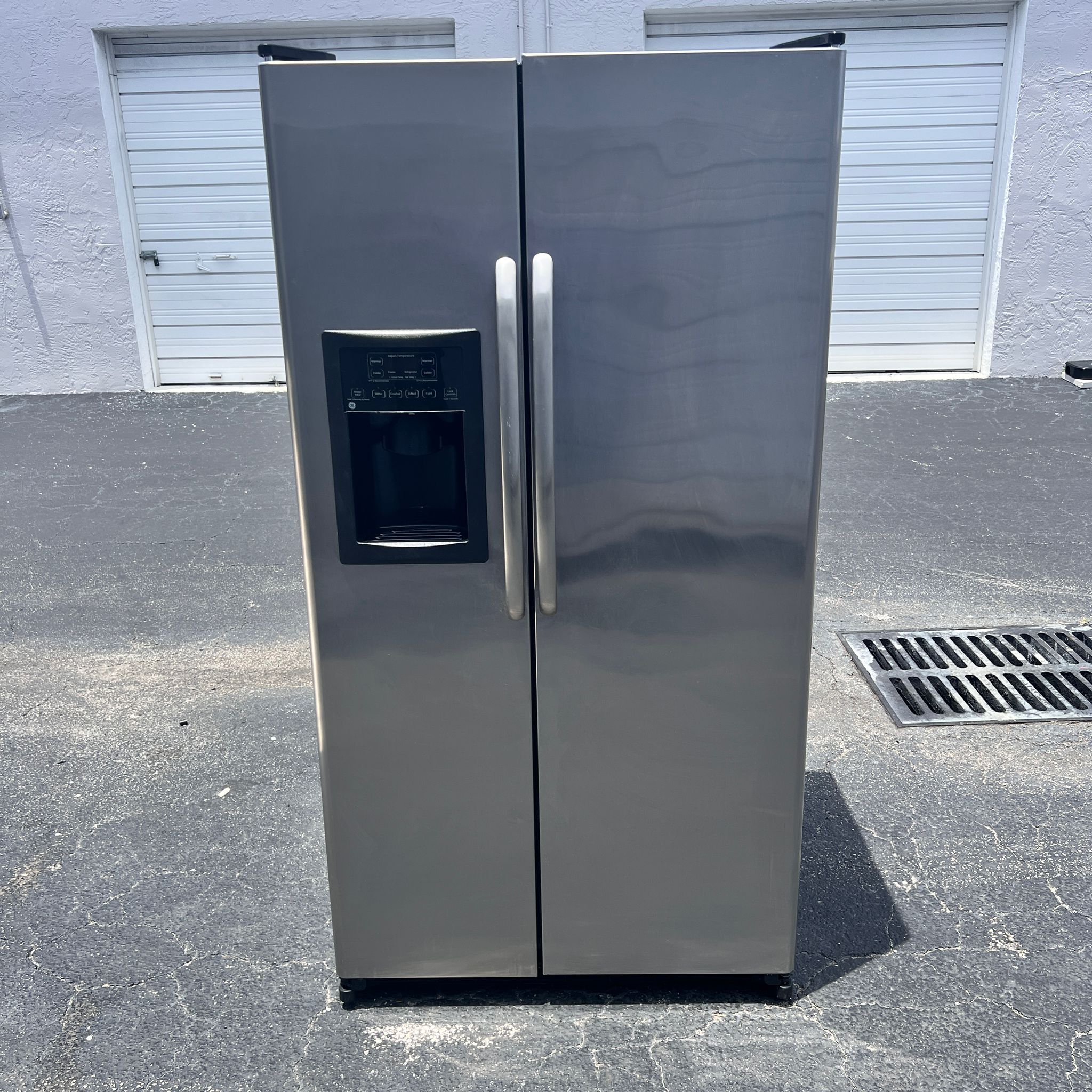 GE Stainless Steel Refrigerator GE Stainless Steel Refrigerator